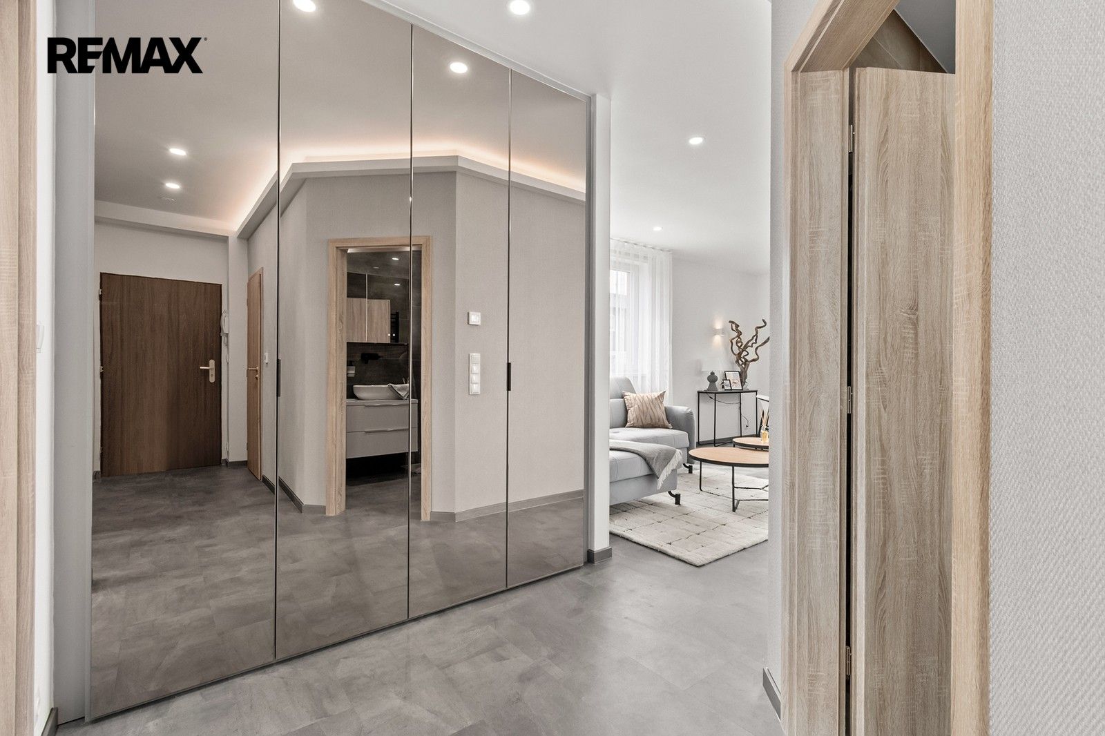 Pronájem bytu 3+kk 77 m² - foto 15