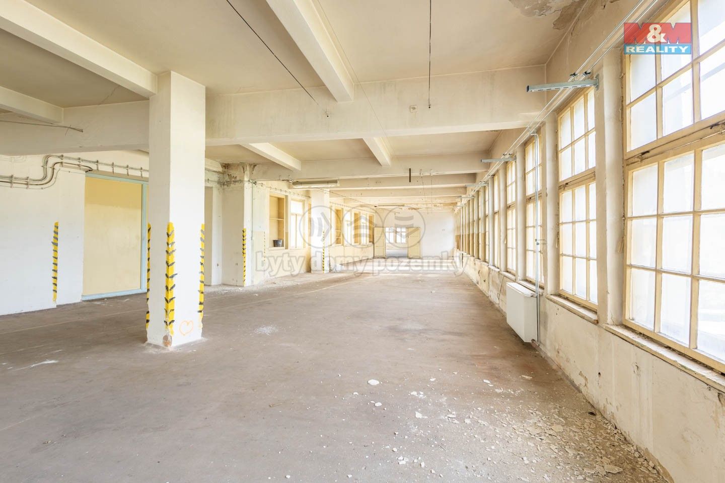 Pronájem komerčního prostoru 5000 m² - foto 12