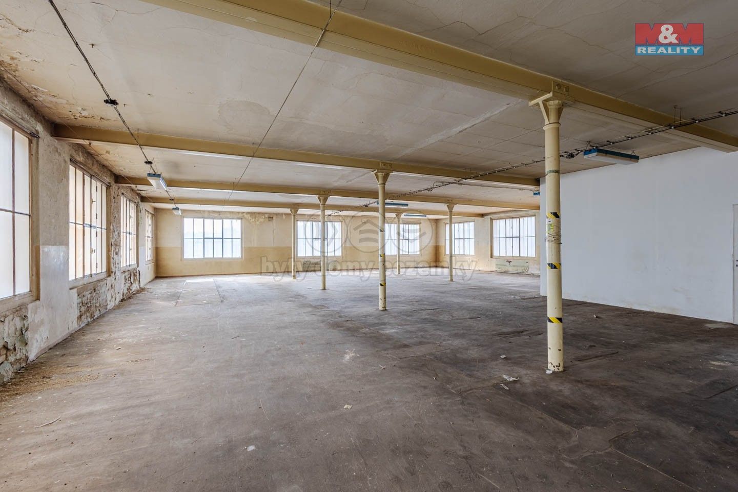 Pronájem komerčního prostoru 5000 m² - foto 15