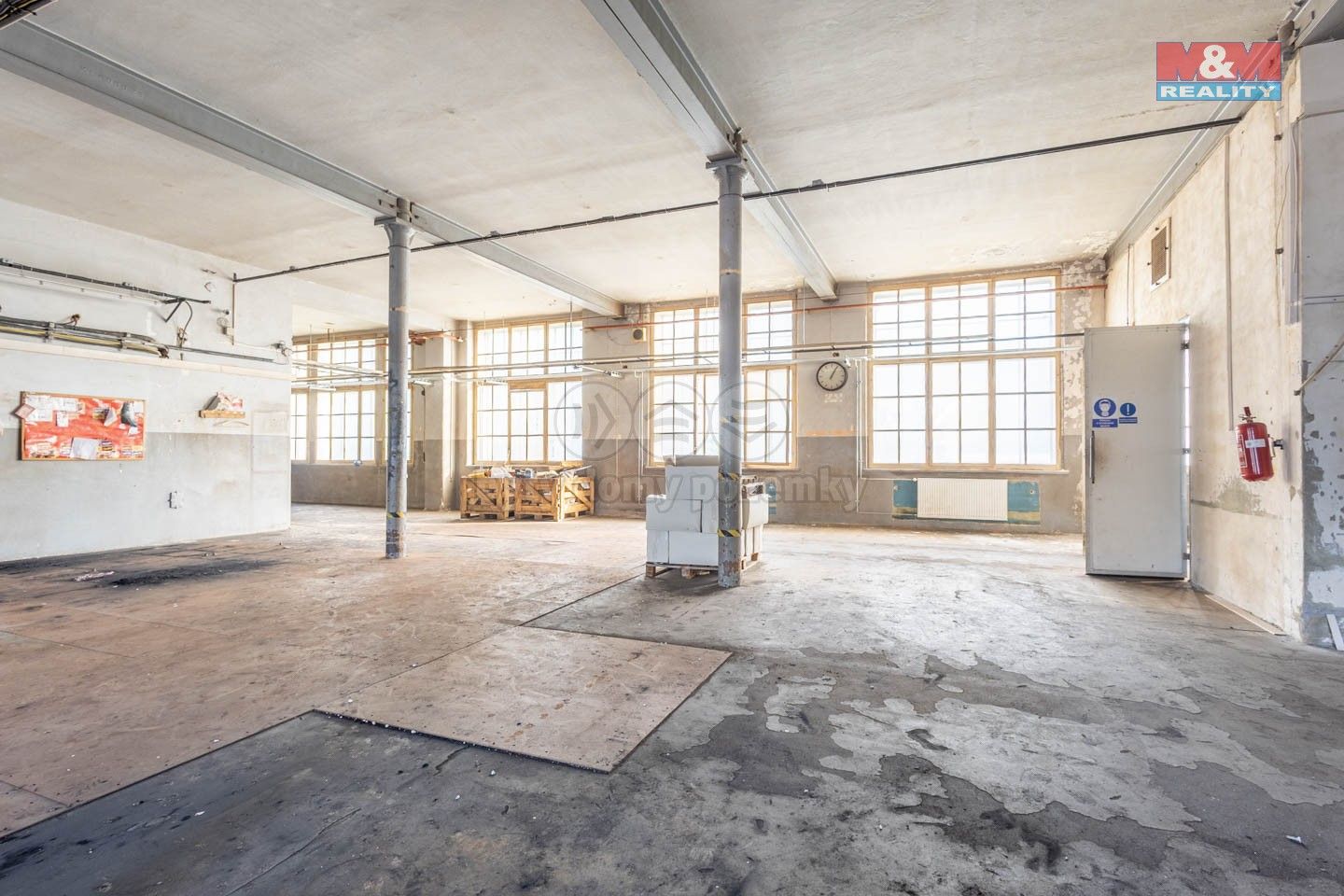 Pronájem komerčního prostoru 5000 m² - foto 9