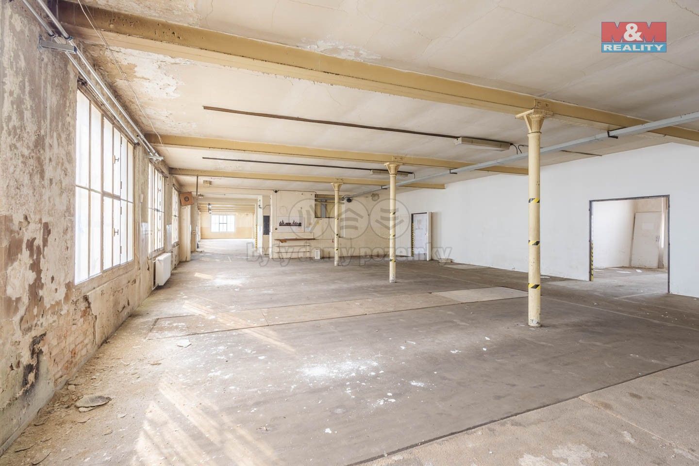 Pronájem komerčního prostoru 5000 m² - foto 14