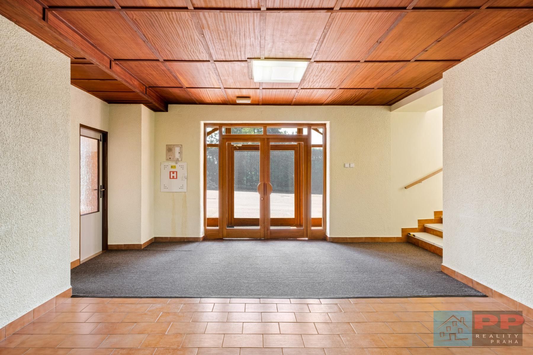 Prodej komerčního prostoru 941 m² - foto 8