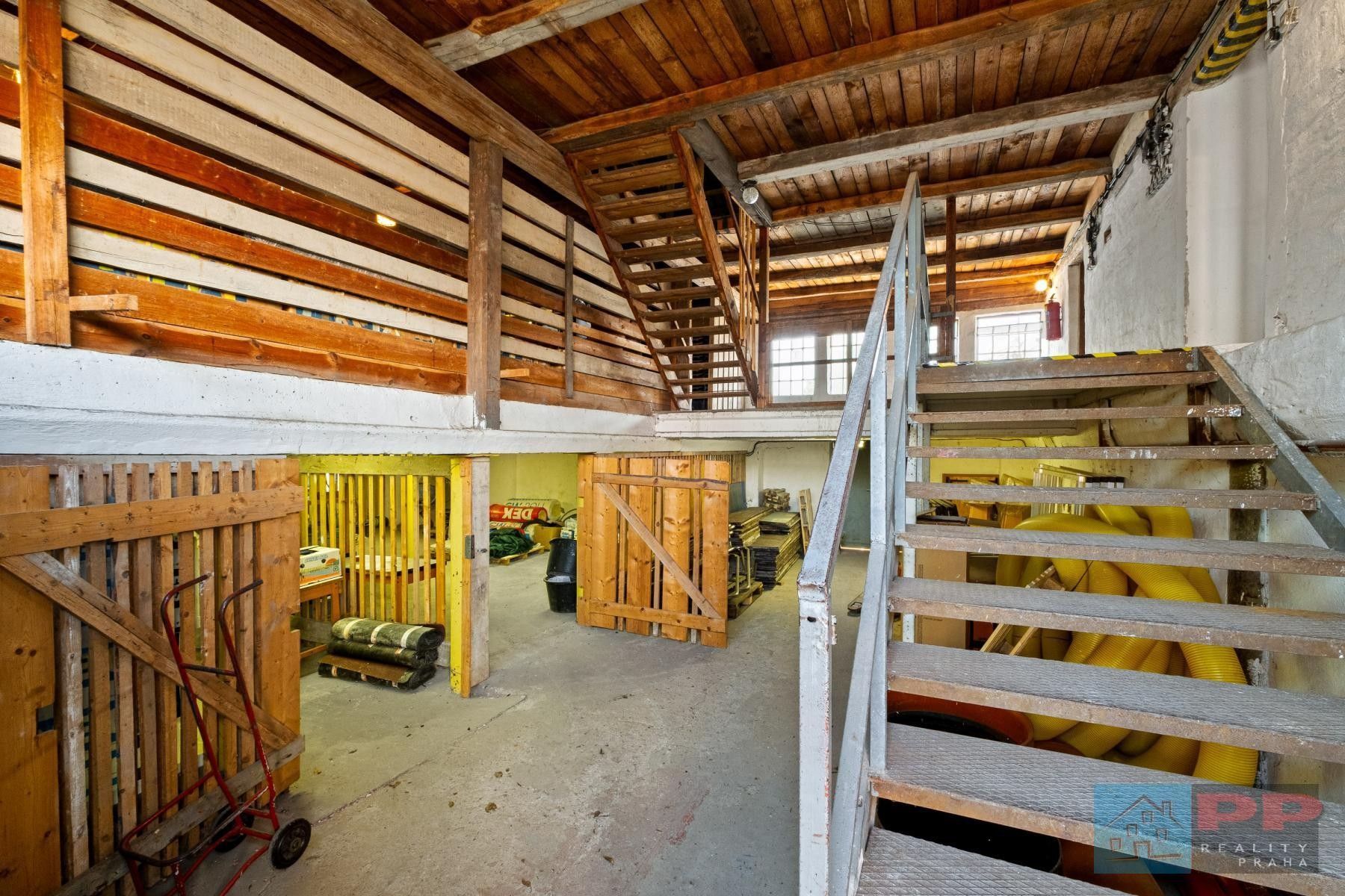 Prodej komerčního prostoru 941 m² - foto 5