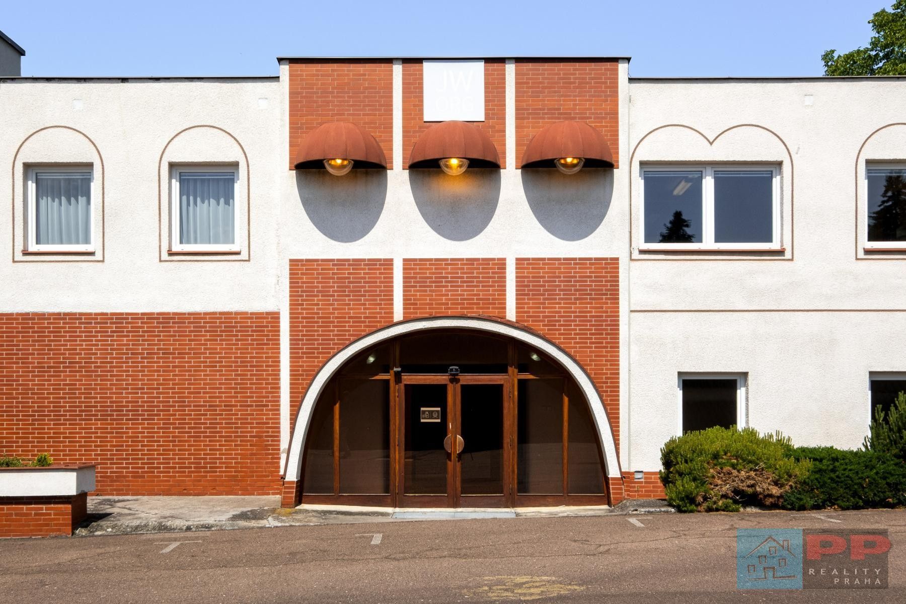 Prodej komerčního prostoru 941 m² - foto 12