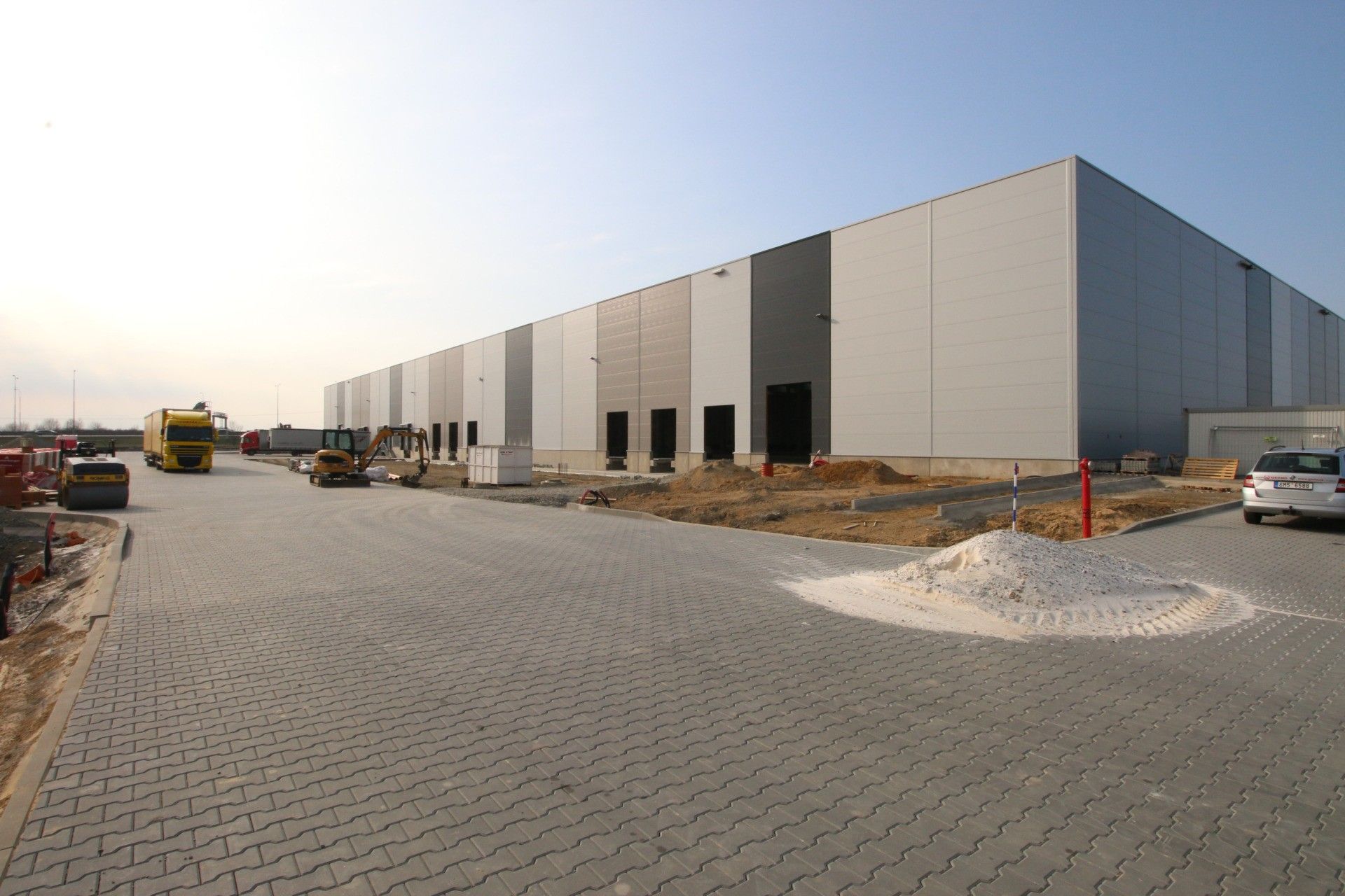 Pronájem komerčního prostoru 6800 m² - foto 2