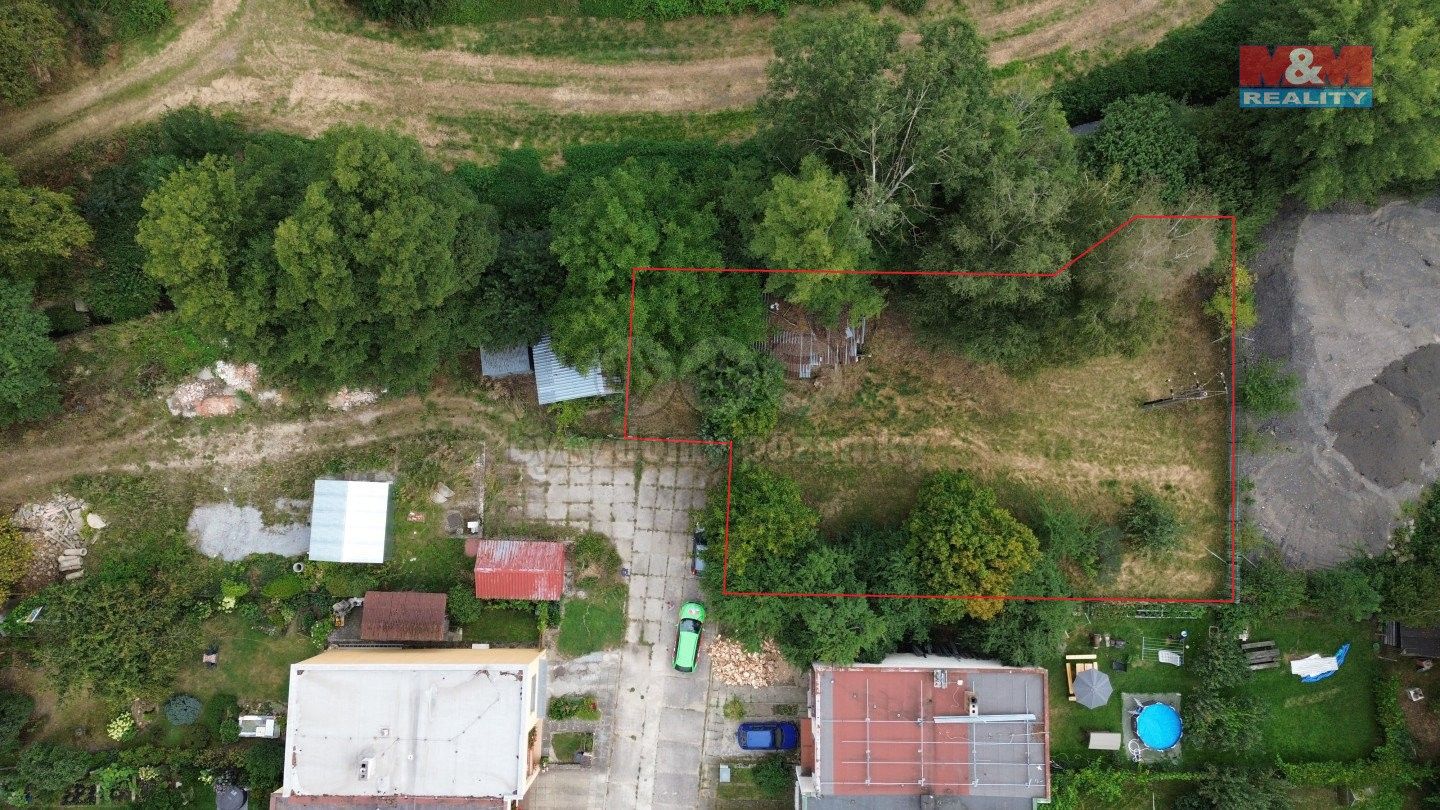 Prodej pozemku 998 m² - foto 1