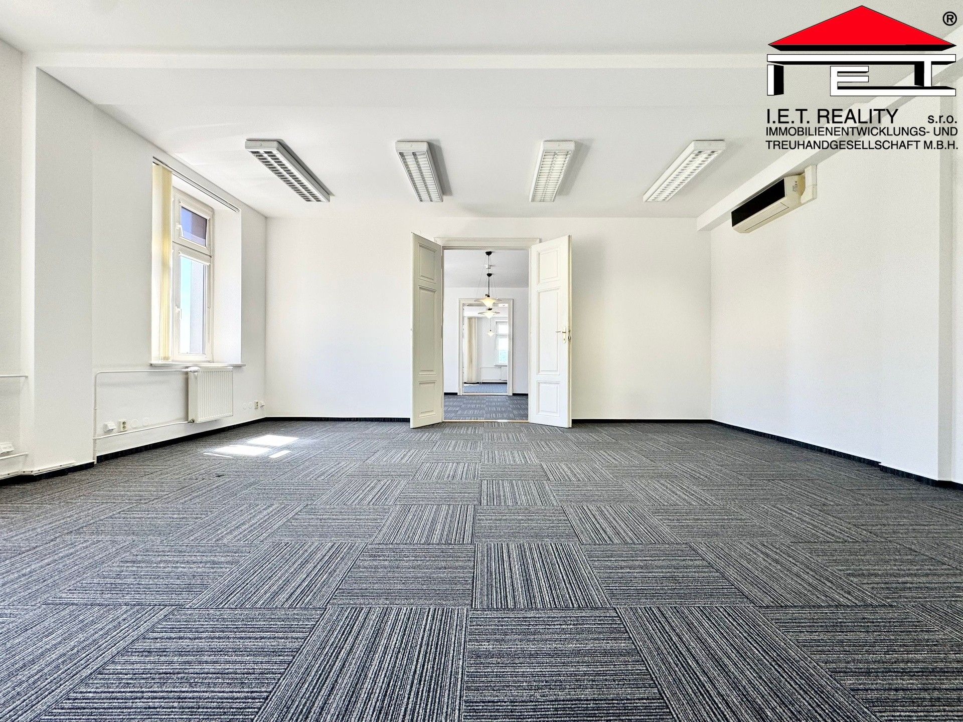 Pronájem komerčního prostoru 527 m² - foto 2