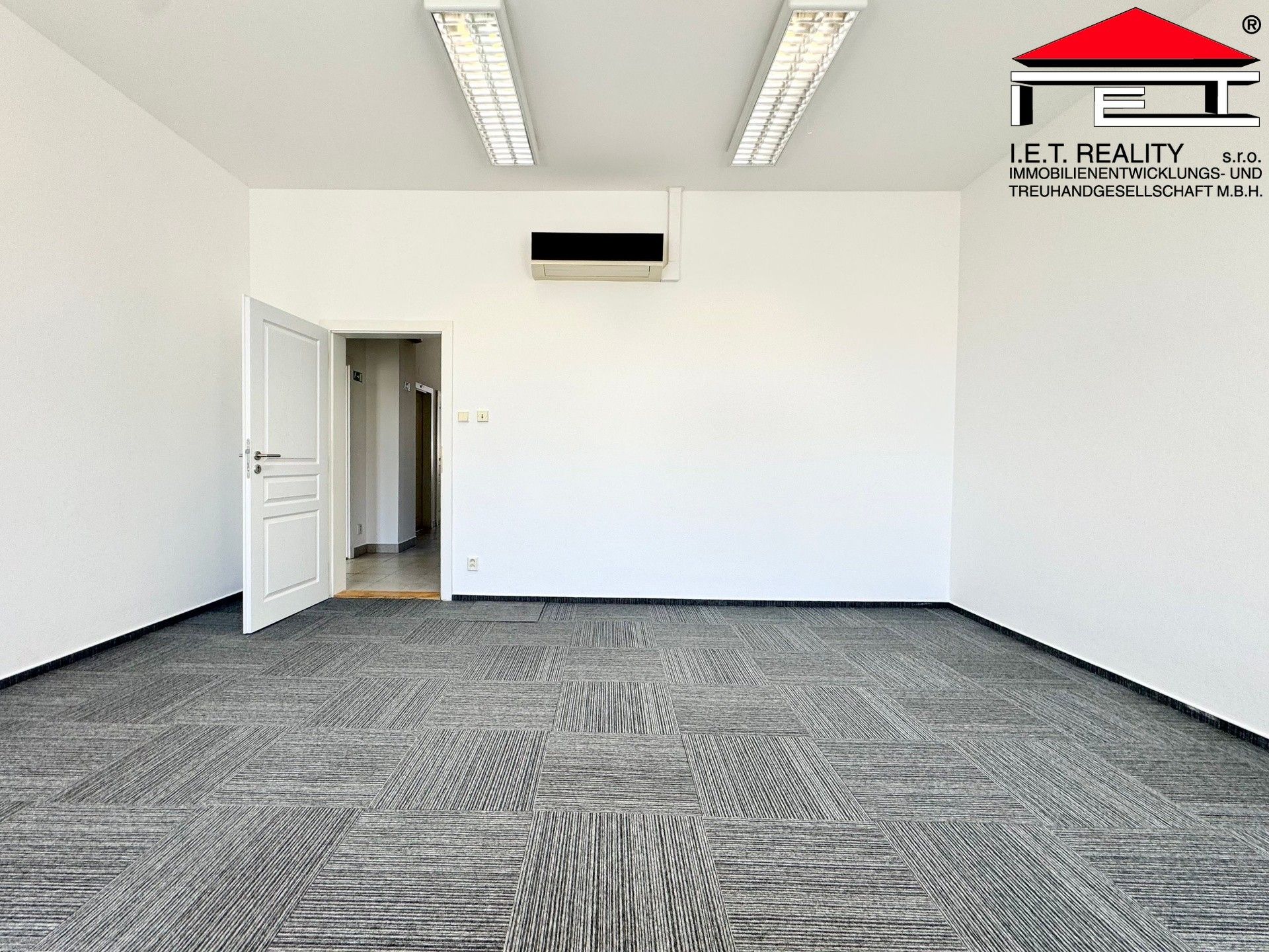 Pronájem komerčního prostoru 527 m² - foto 5