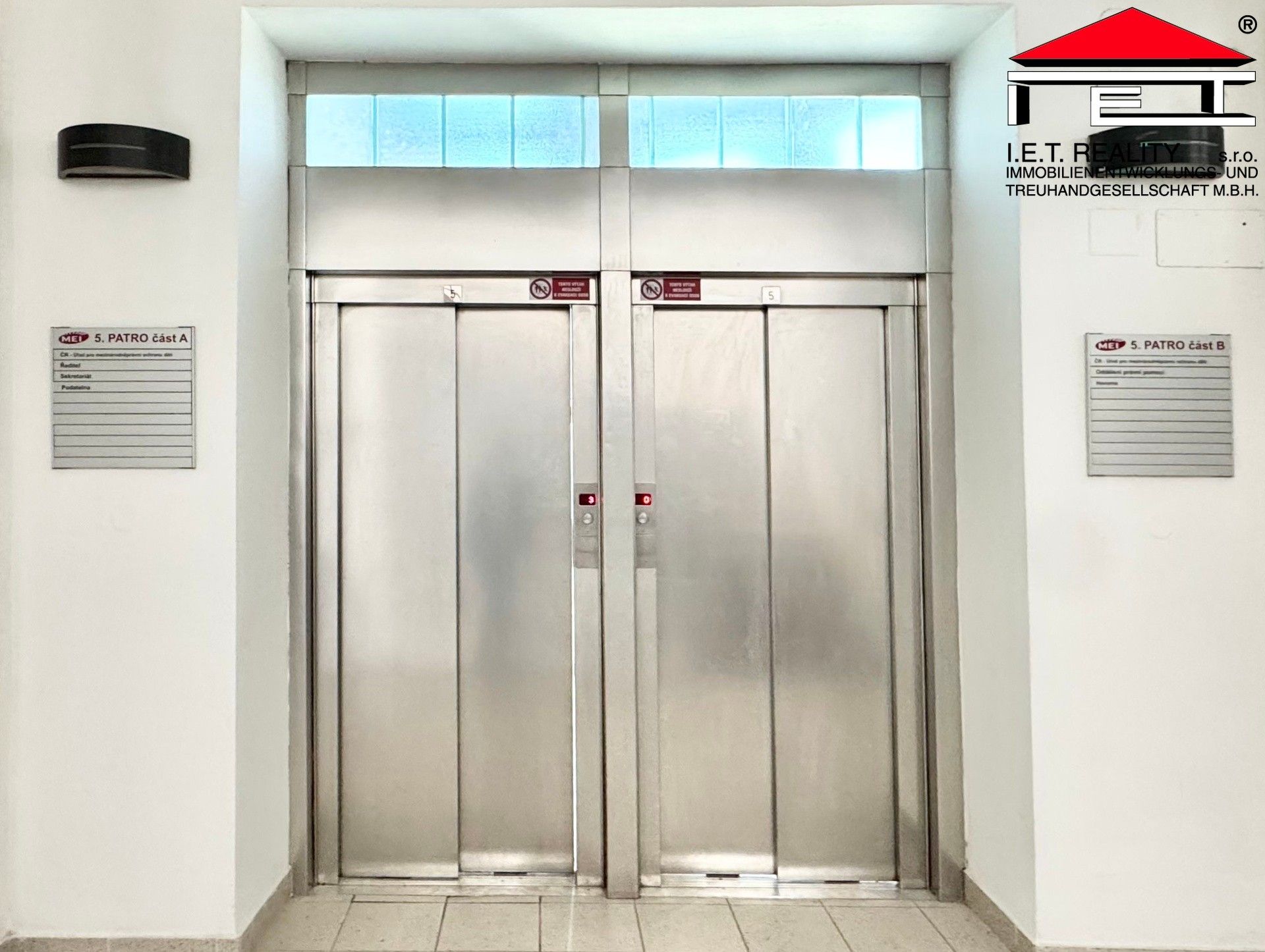 Pronájem komerčního prostoru 527 m² - foto 9