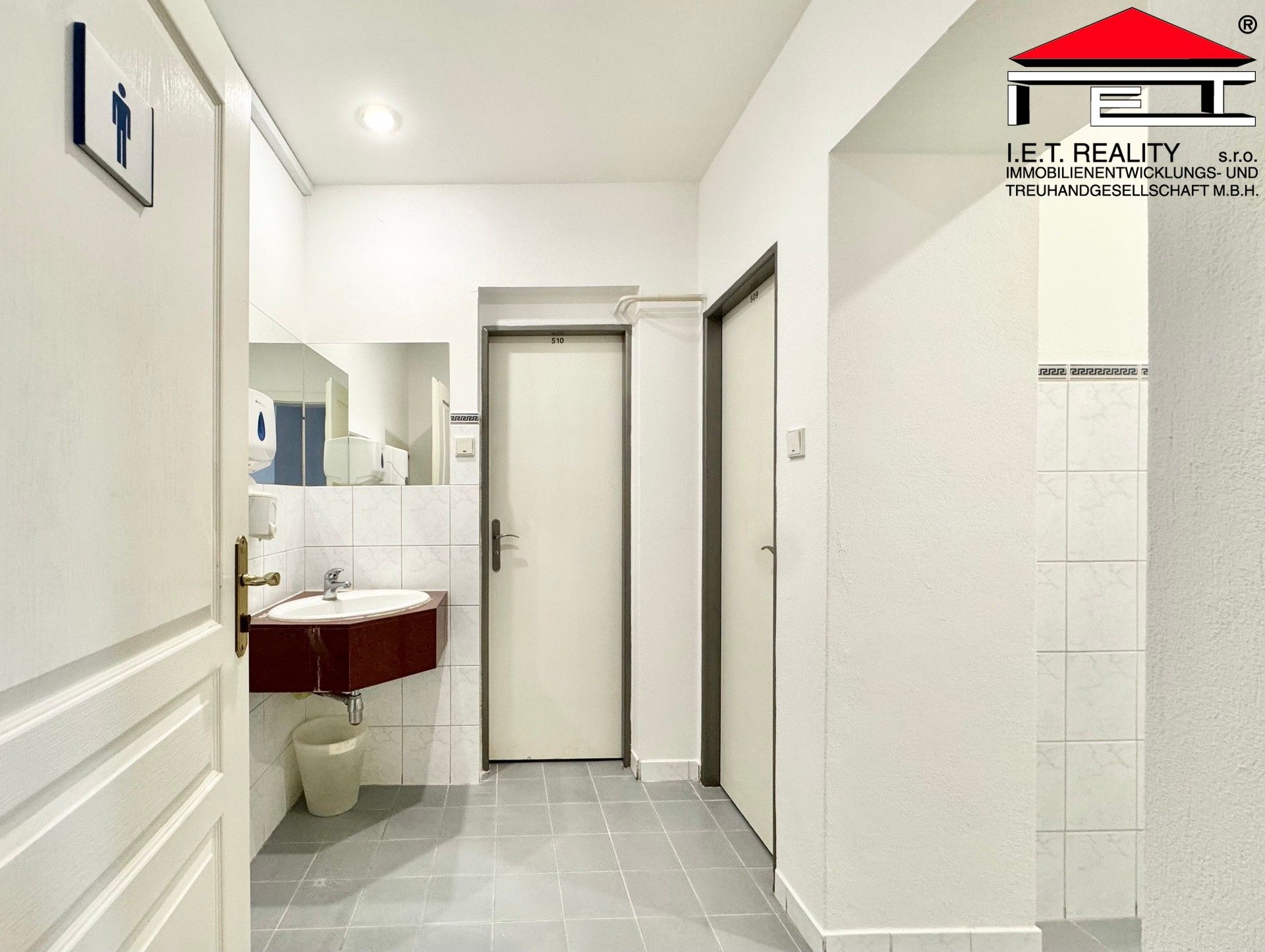 Pronájem komerčního prostoru 527 m² - foto 10