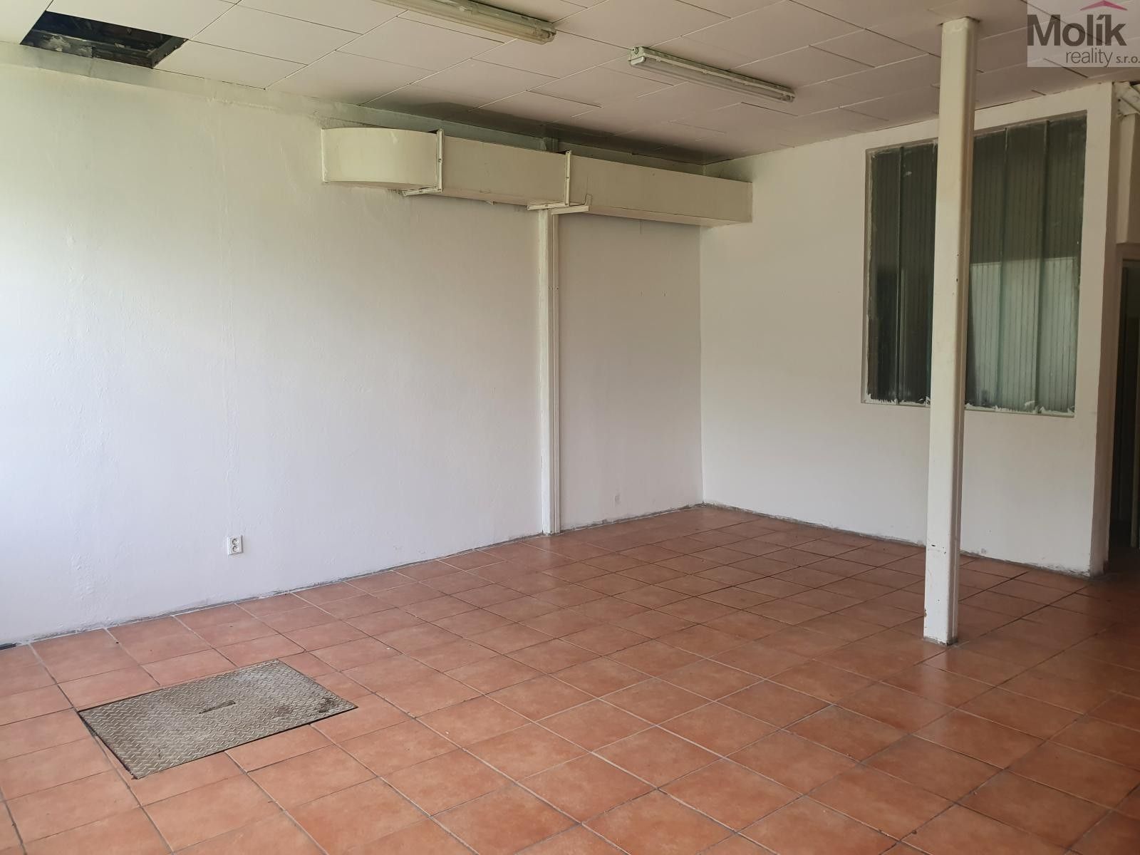 Pronájem nemovitosti 400 m² - foto 9