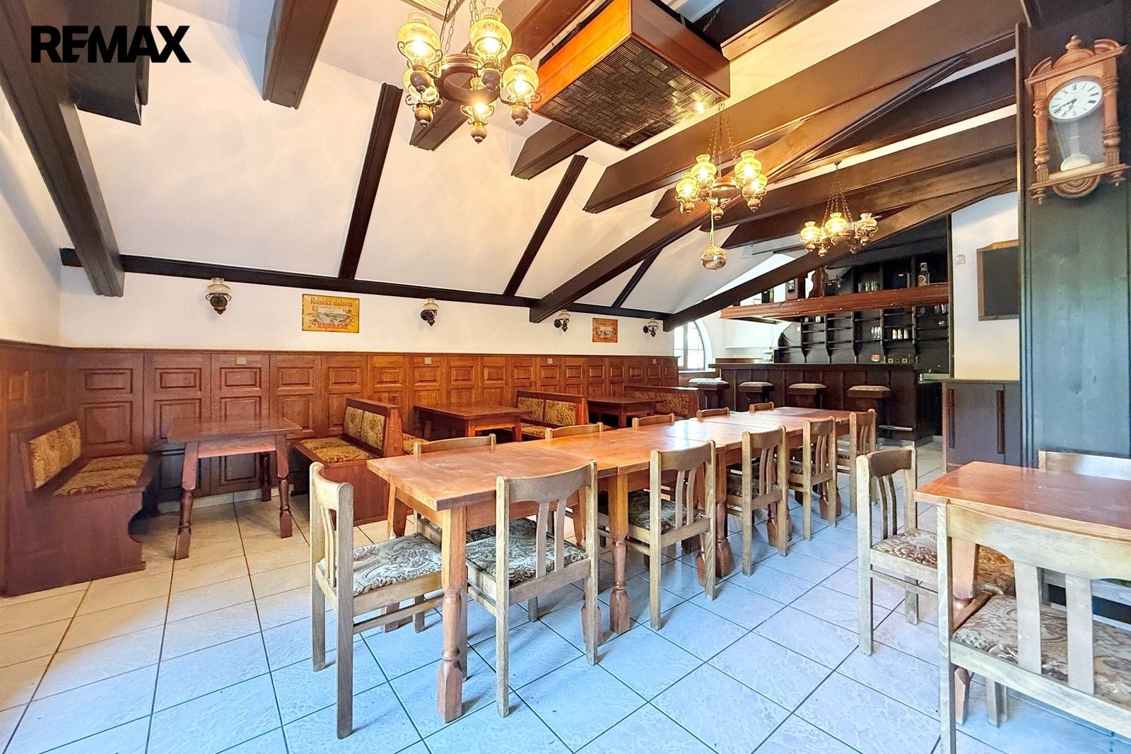 Prodej komerčního prostoru 450 m² - foto 2