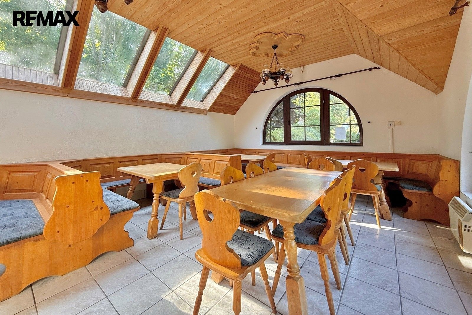 Prodej komerčního prostoru 450 m² - foto 4