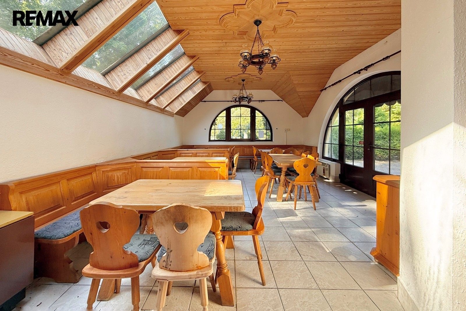 Prodej komerčního prostoru 450 m² - foto 10