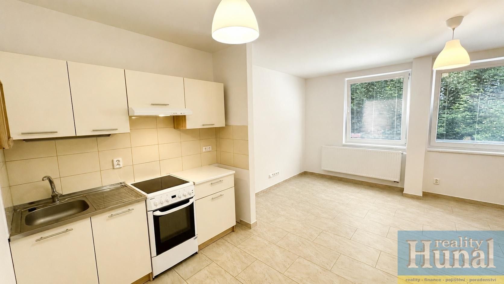 Pronájem bytu 1+kk 36 m² - foto 1