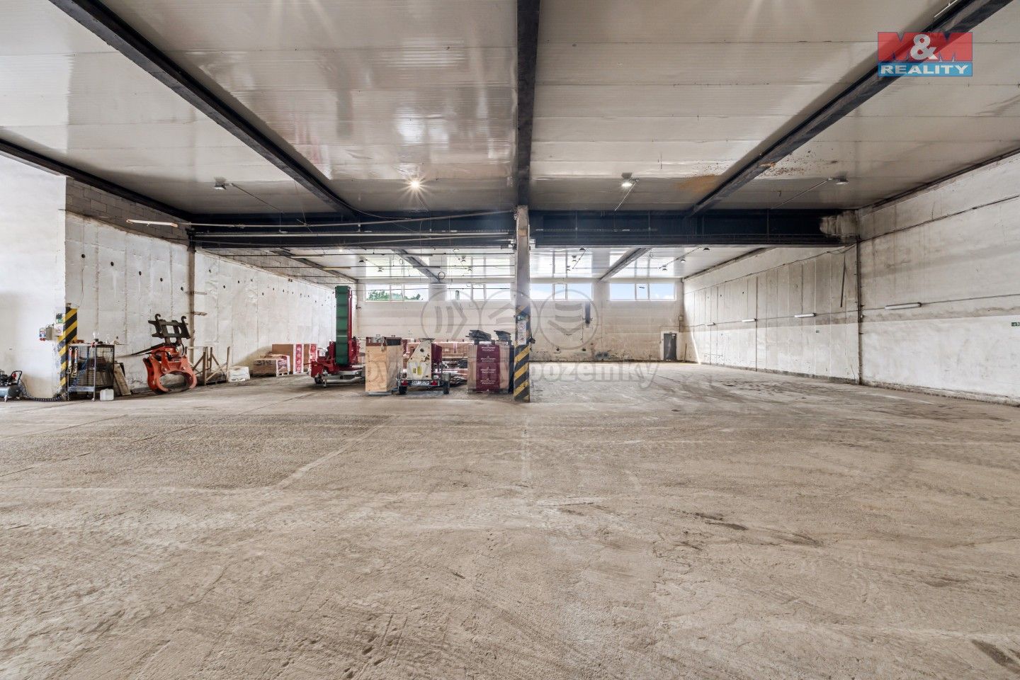 Pronájem komerčního prostoru 890 m² - foto 7
