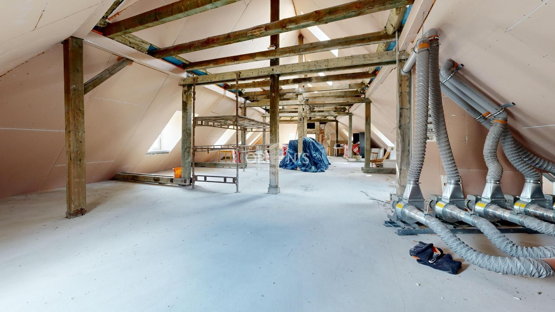 Prodej komerčního prostoru 1100 m² - foto 18