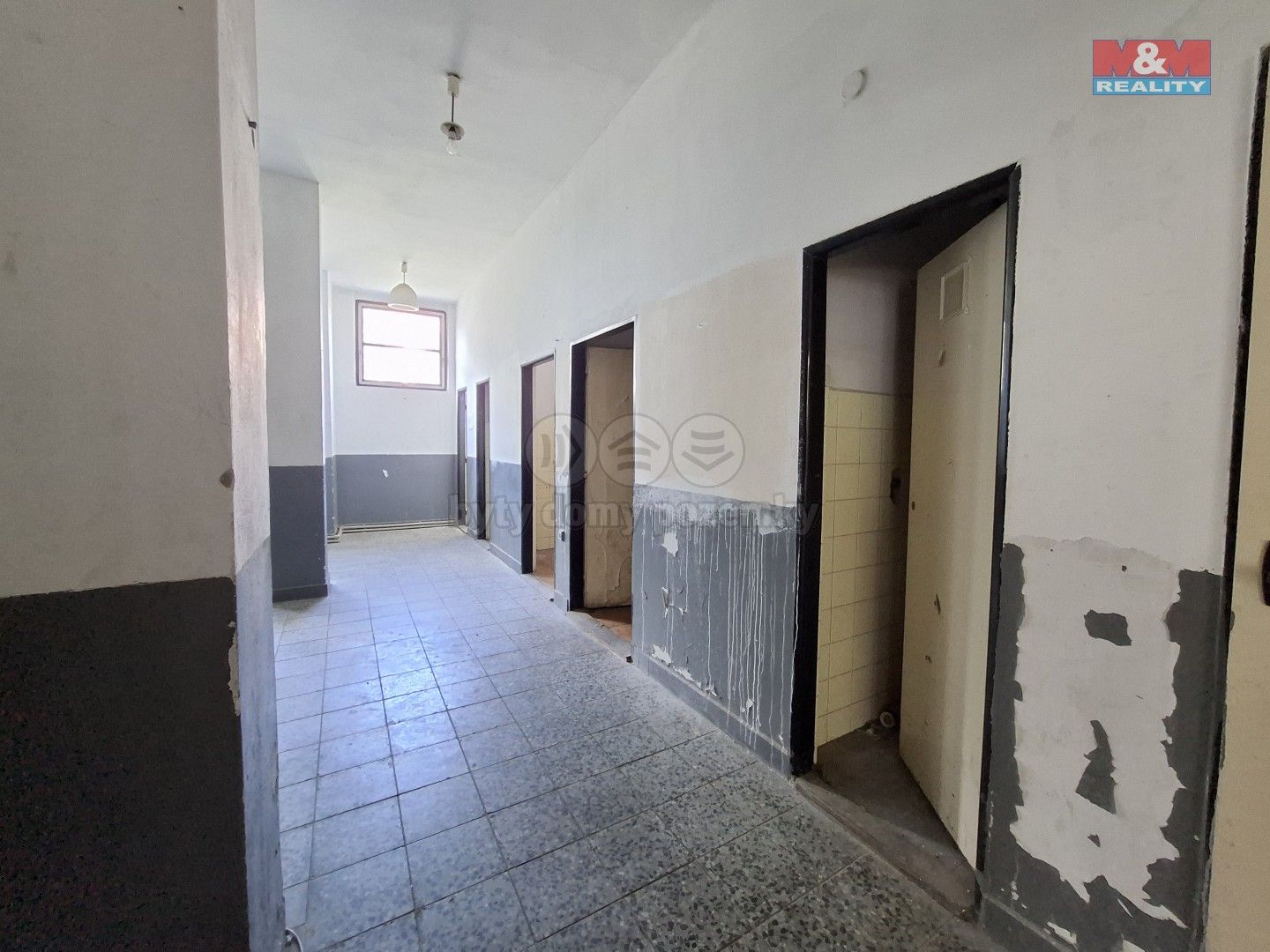 Pronájem komerčního prostoru 828 m² - foto 4
