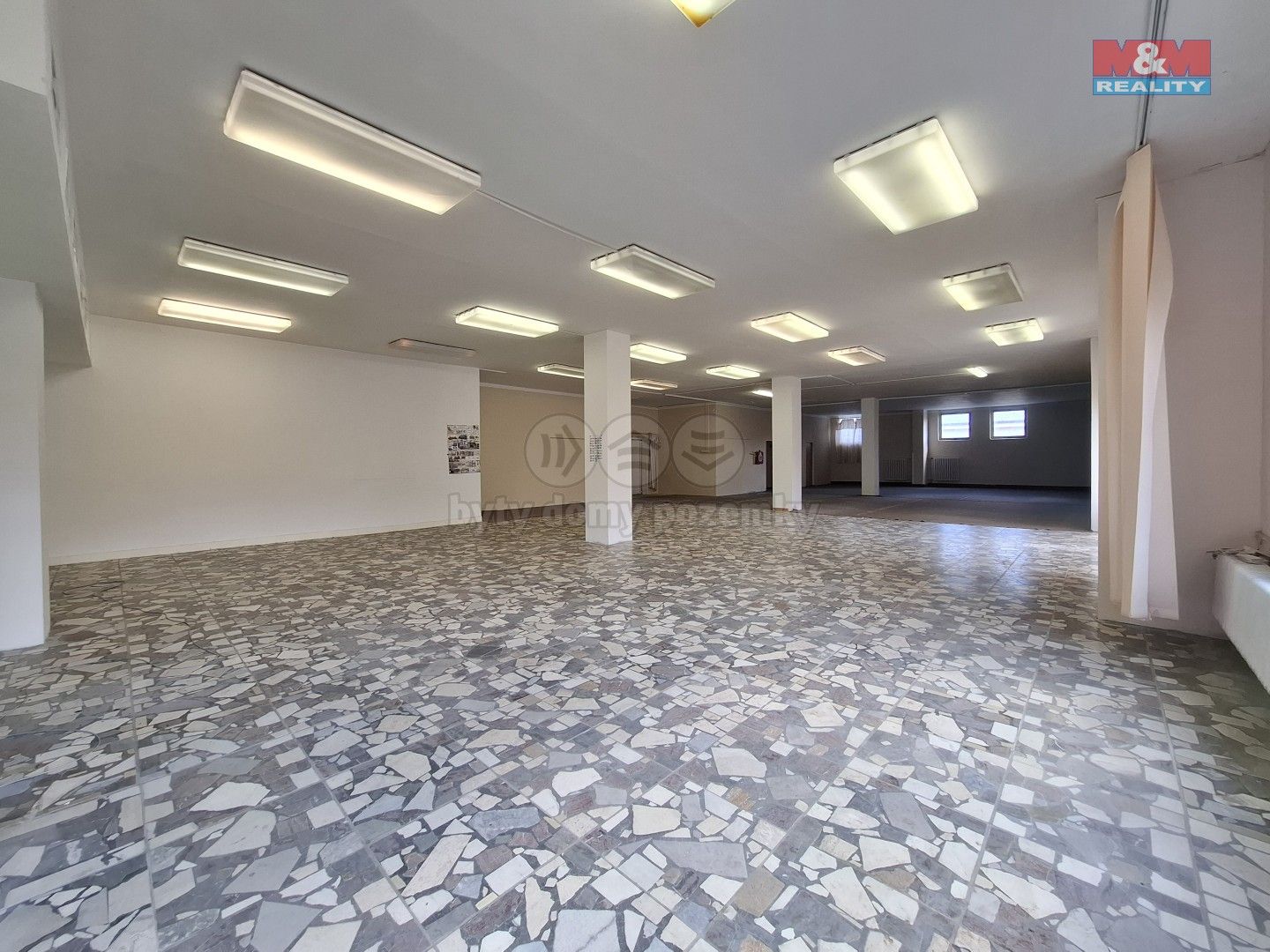 Pronájem komerčního prostoru 828 m² - foto 9