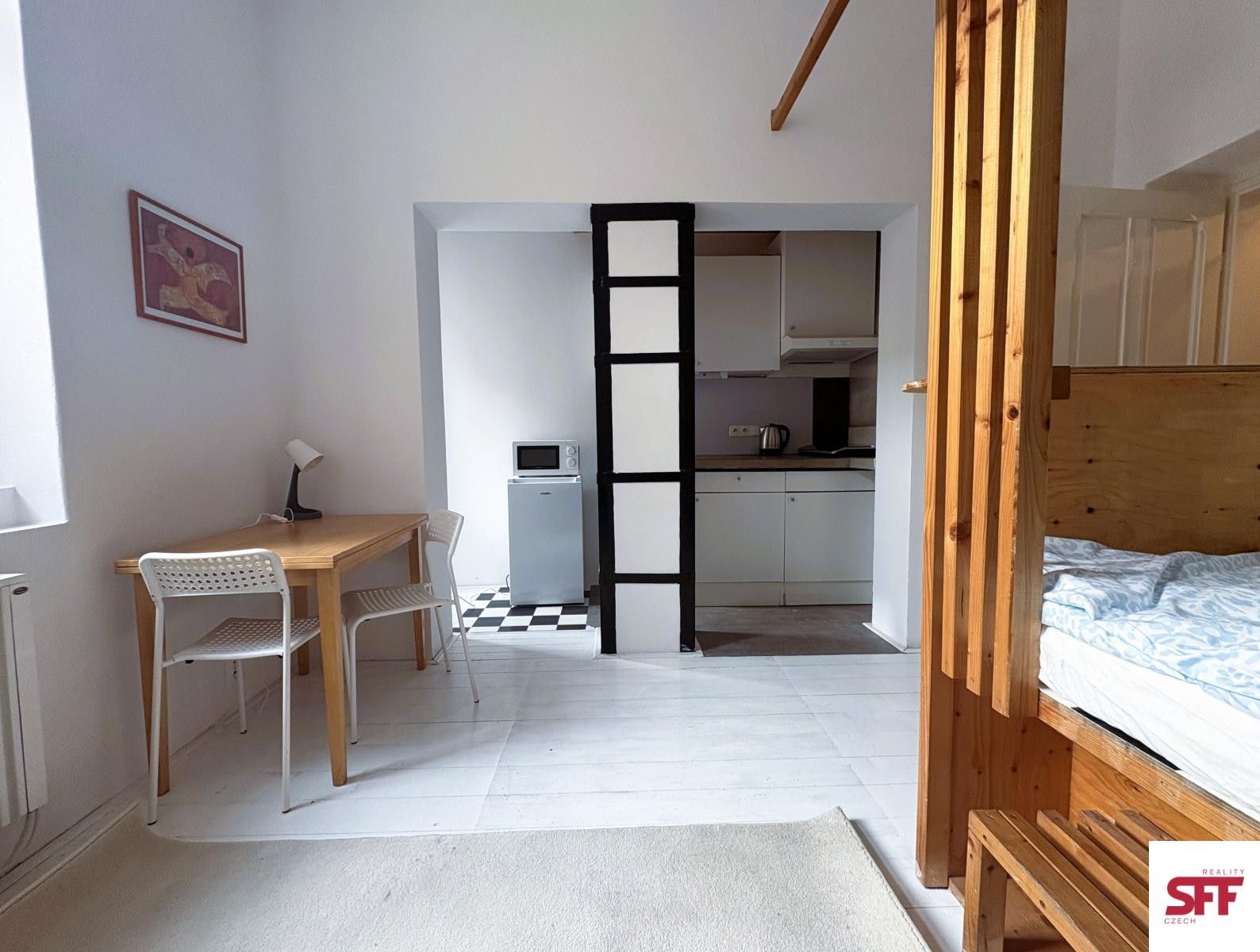 Pronájem bytu 1+kk 30 m² - foto 1
