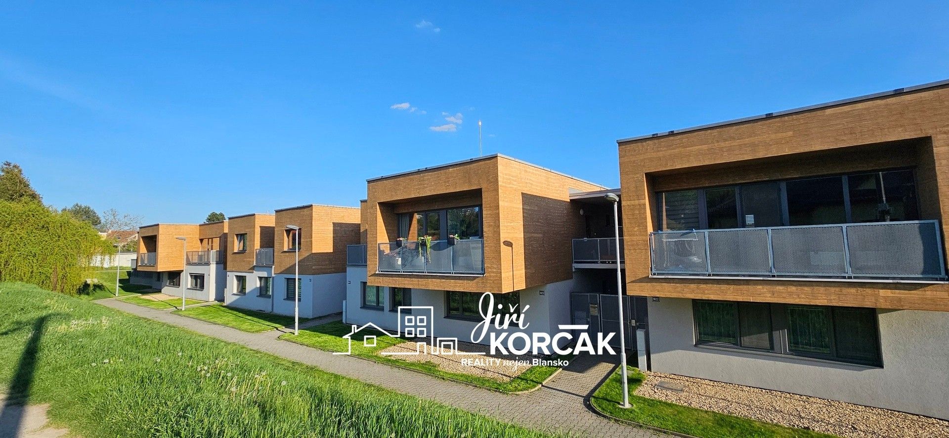 Pronájem bytu 2+kk 69 m² - foto 2