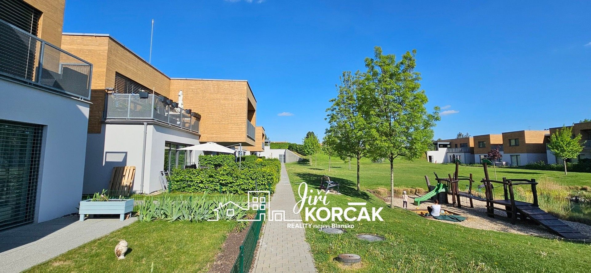 Pronájem bytu 2+kk 69 m² - foto 4