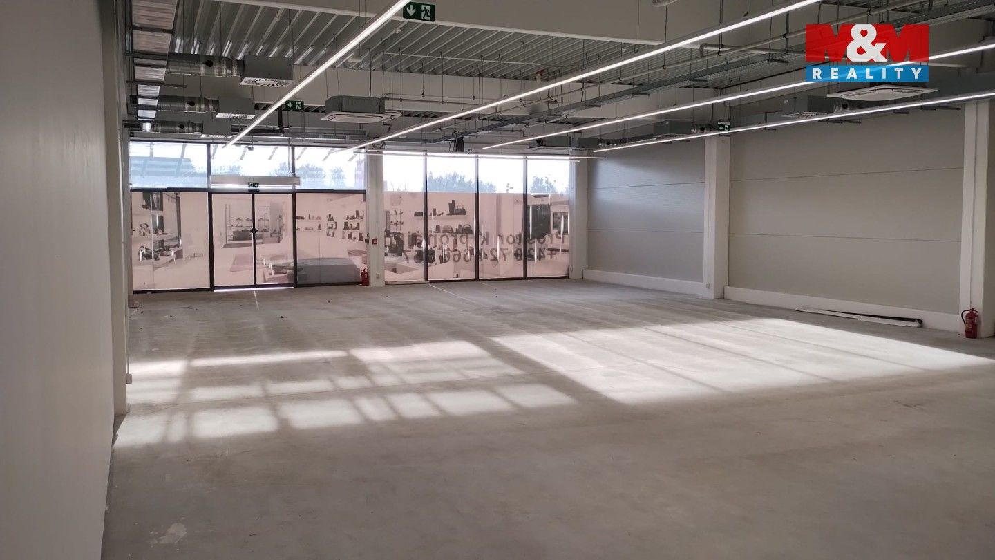 Pronájem komerčního prostoru 300 m² - foto 7