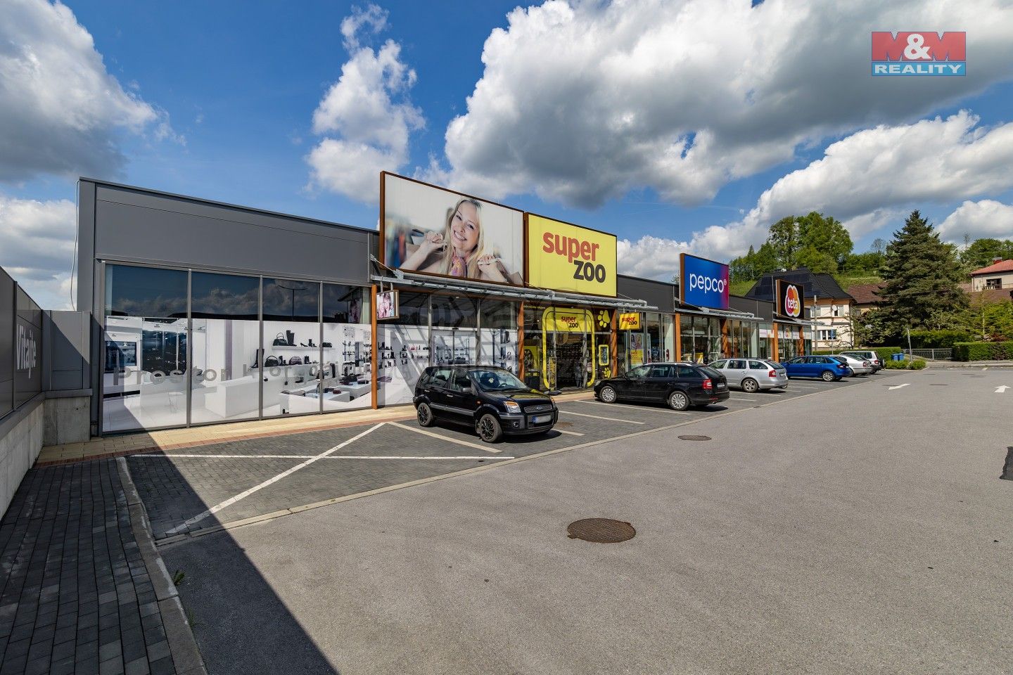 Pronájem komerčního prostoru 300 m² - foto 1