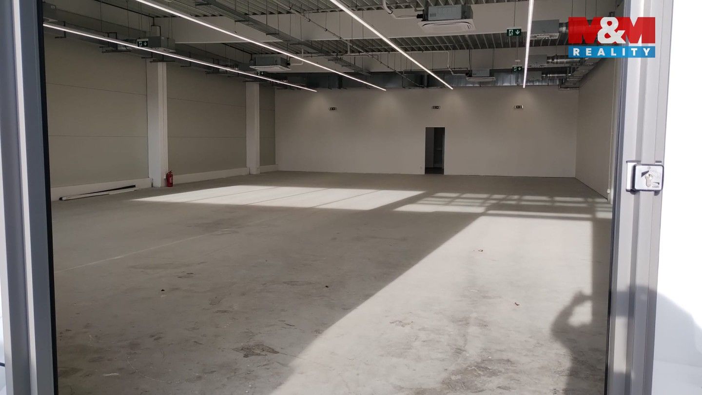 Pronájem komerčního prostoru 300 m² - foto 10