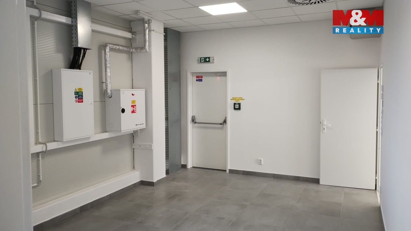 Pronájem komerčního prostoru 300 m² - foto 12