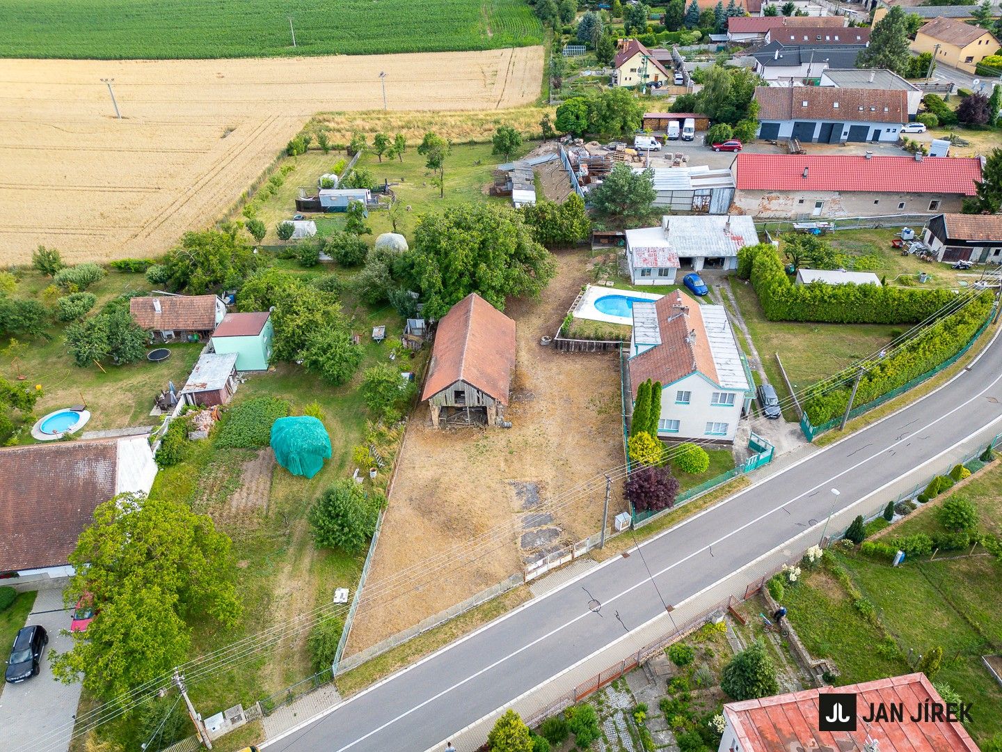 Prodej pozemku 1045 m² - foto 1