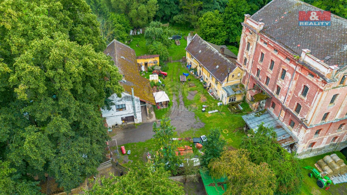 Prodej komerčního prostoru 934 m² - foto 4