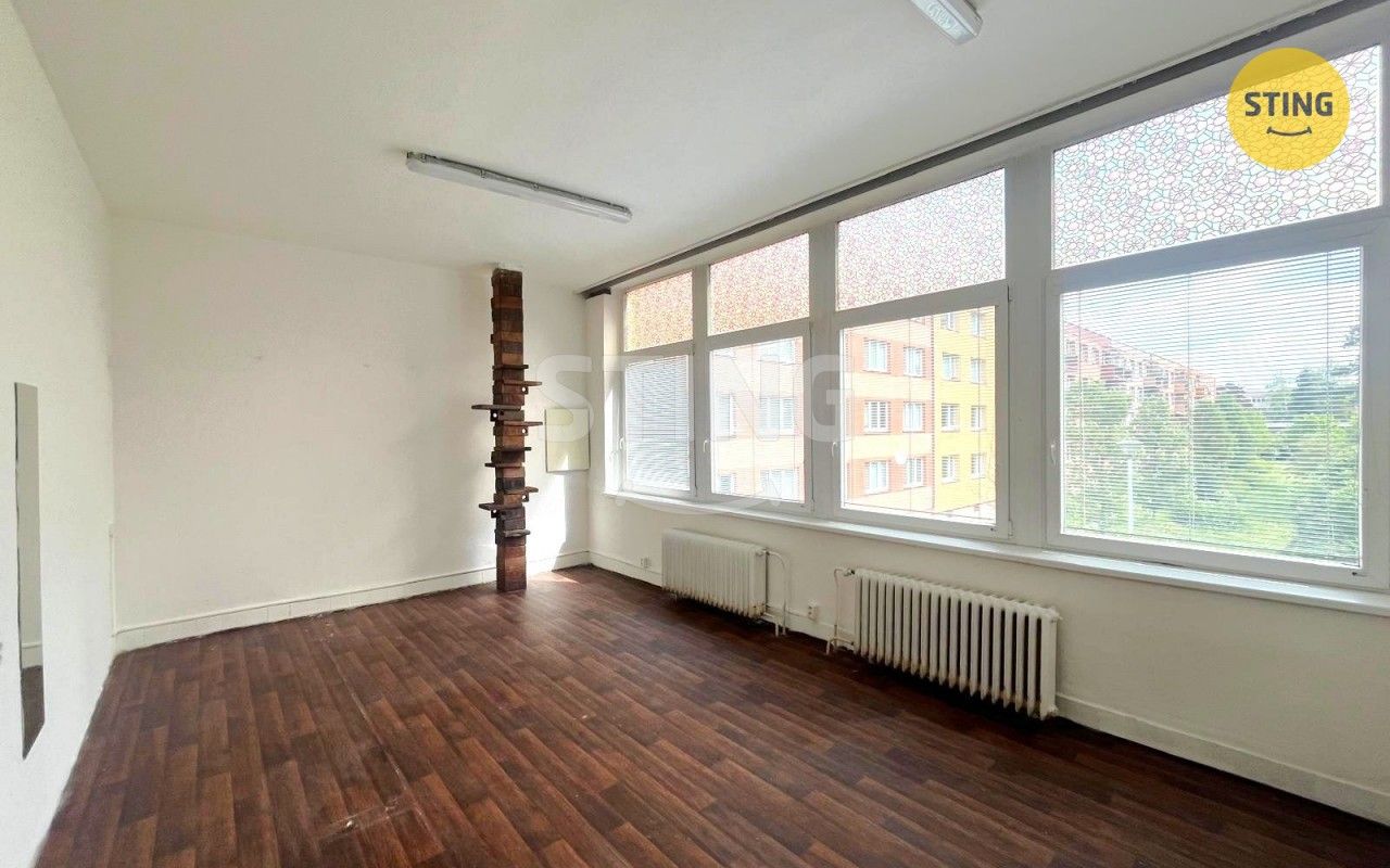 Pronájem komerčního prostoru 76 m² - foto 2