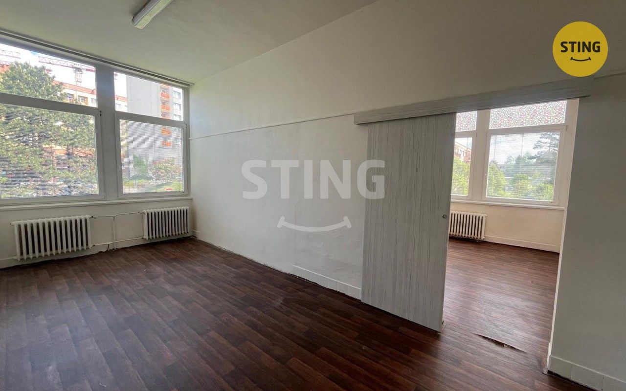 Pronájem komerčního prostoru 76 m² - foto 4