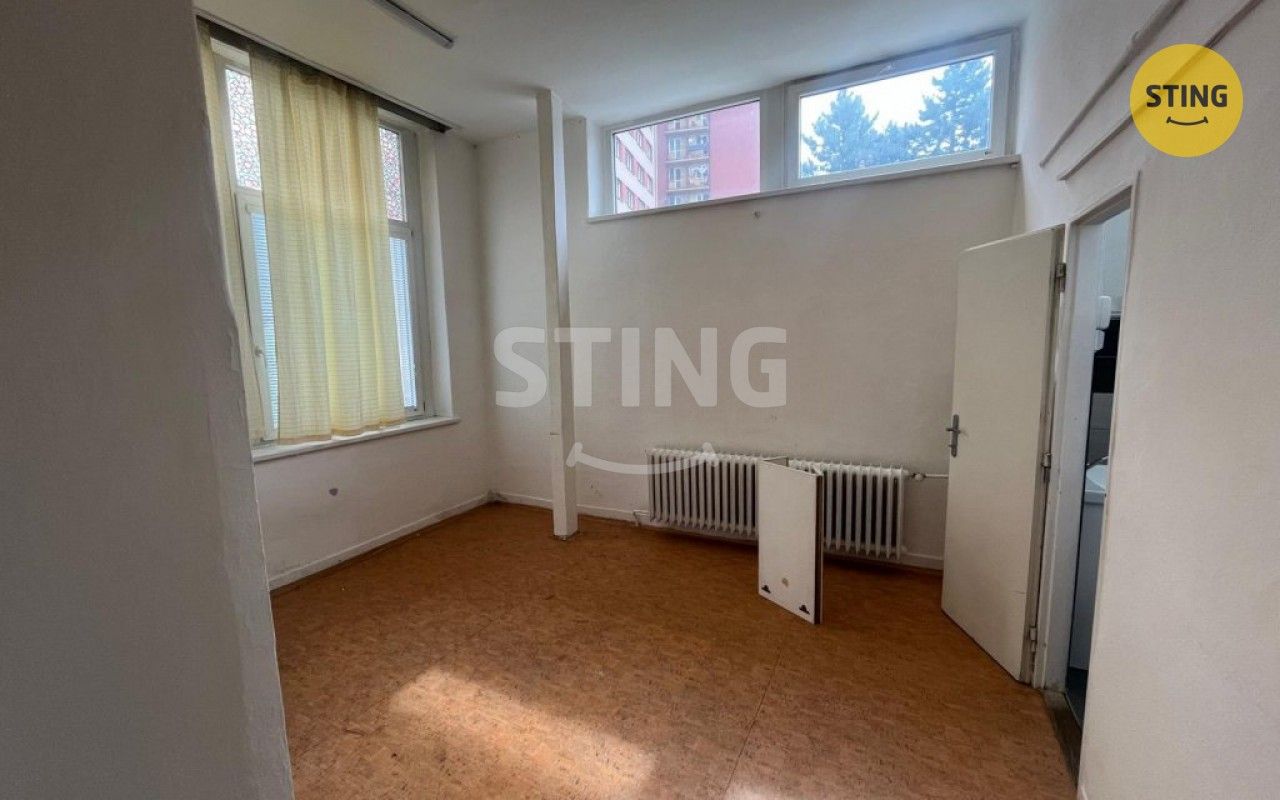 Pronájem komerčního prostoru 76 m² - foto 7