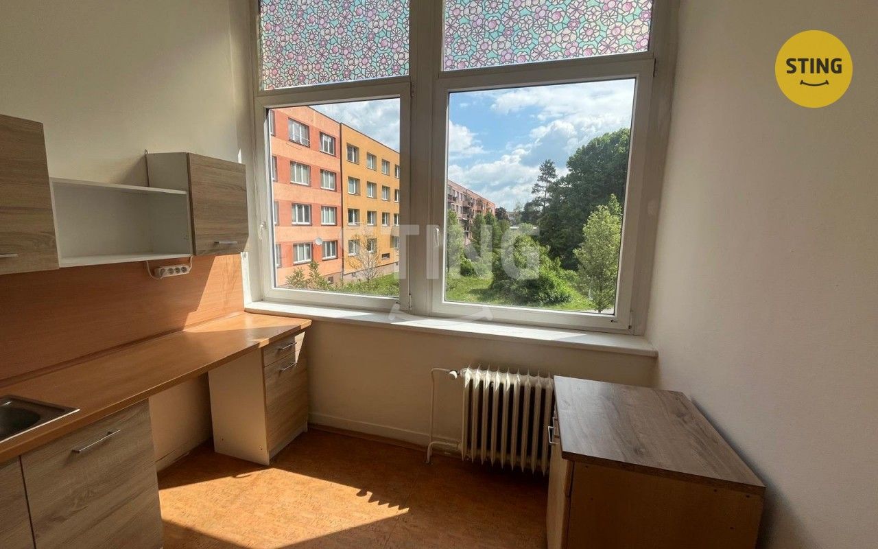 Pronájem komerčního prostoru 76 m² - foto 8