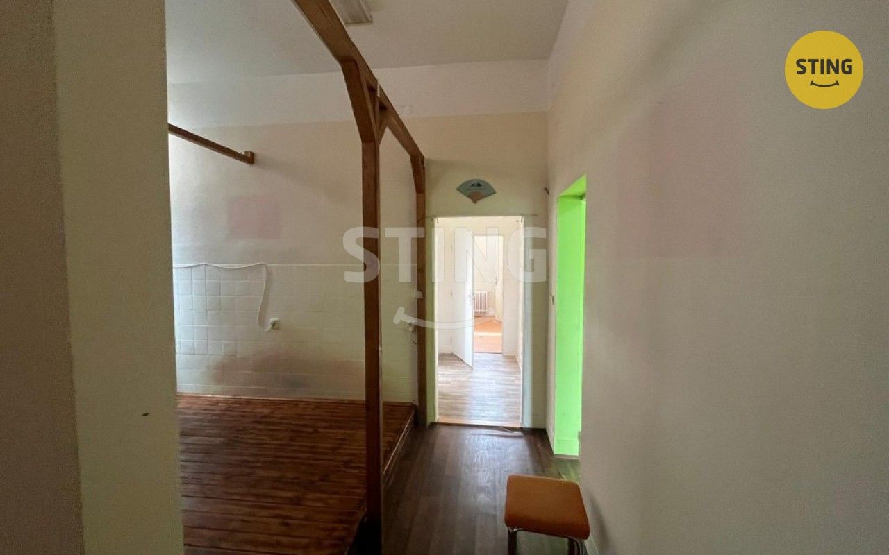 Pronájem komerčního prostoru 76 m² - foto 10