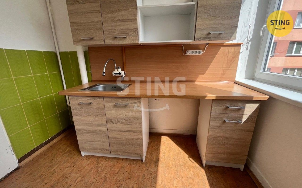 Pronájem komerčního prostoru 76 m² - foto 11
