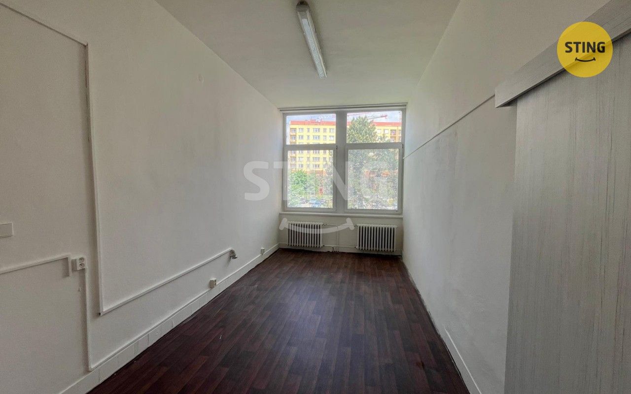 Pronájem komerčního prostoru 76 m² - foto 12