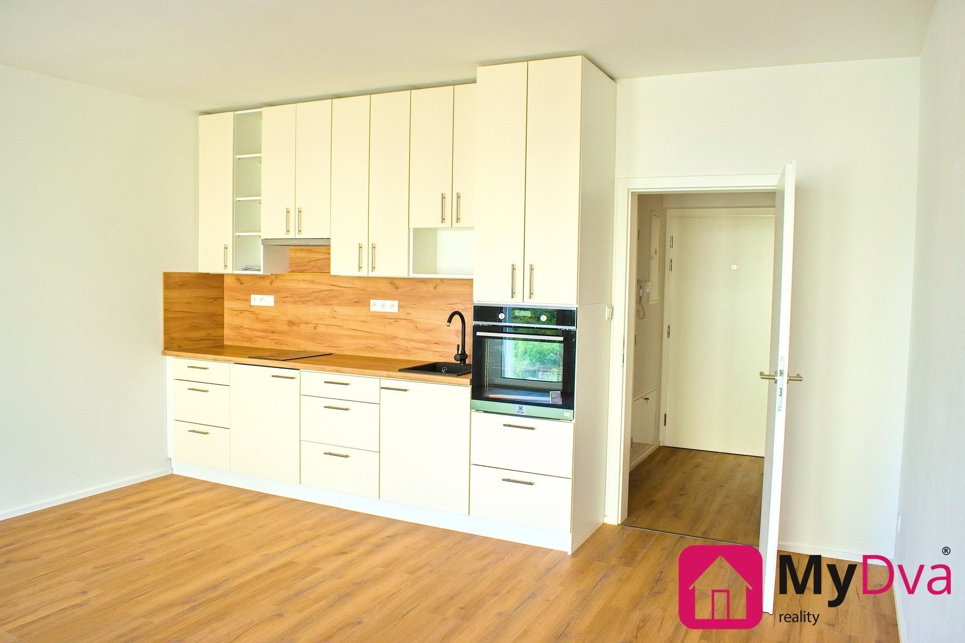 Pronájem bytu 1+kk 34 m² - foto 4