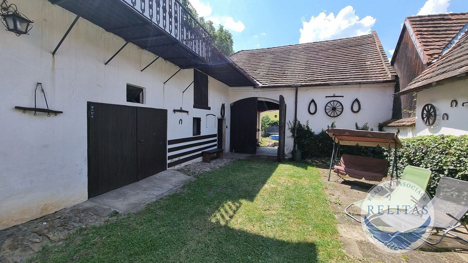 Prodej nemovitosti 244 m² - foto 7