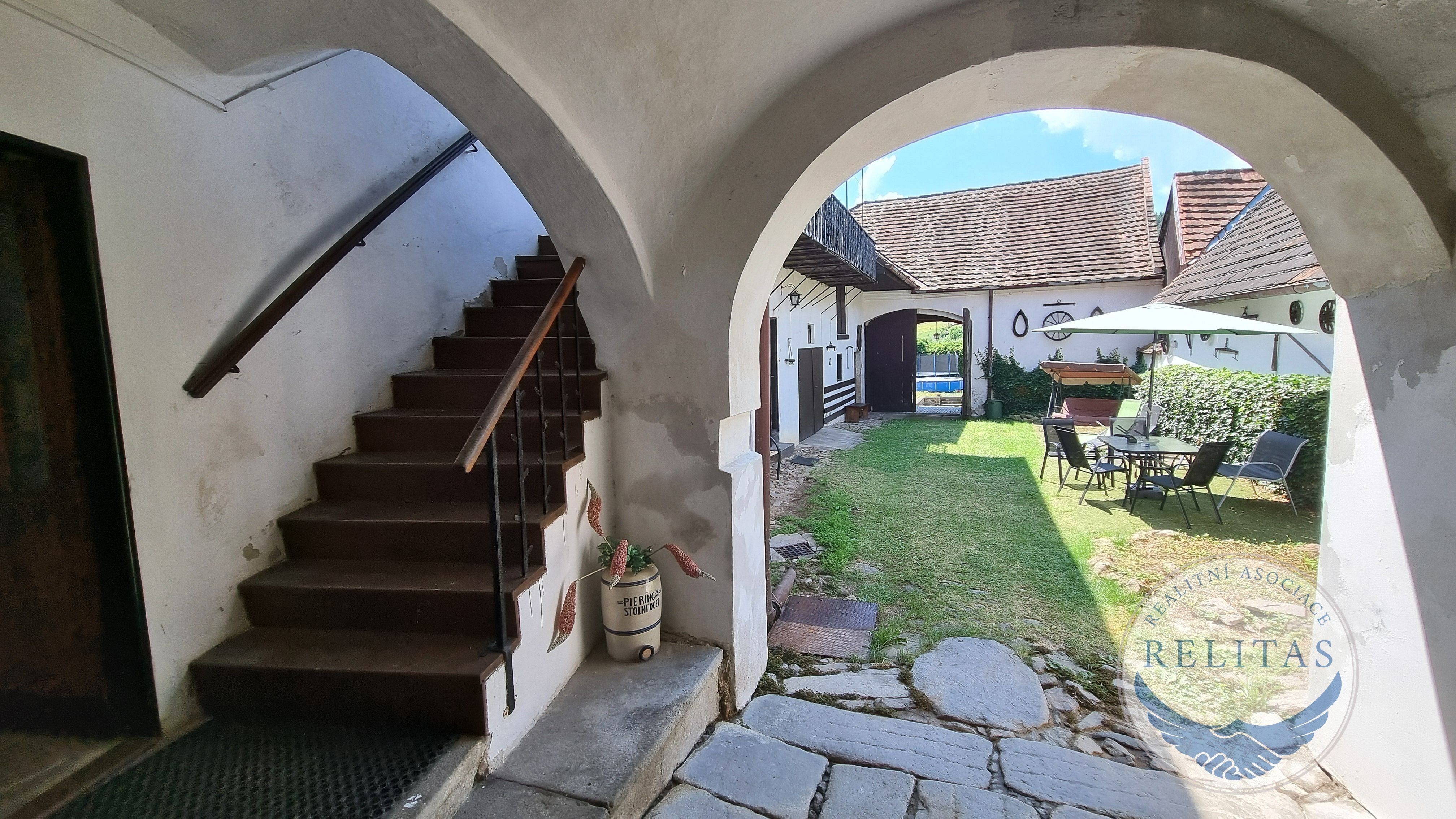 Prodej nemovitosti 244 m² - foto 6