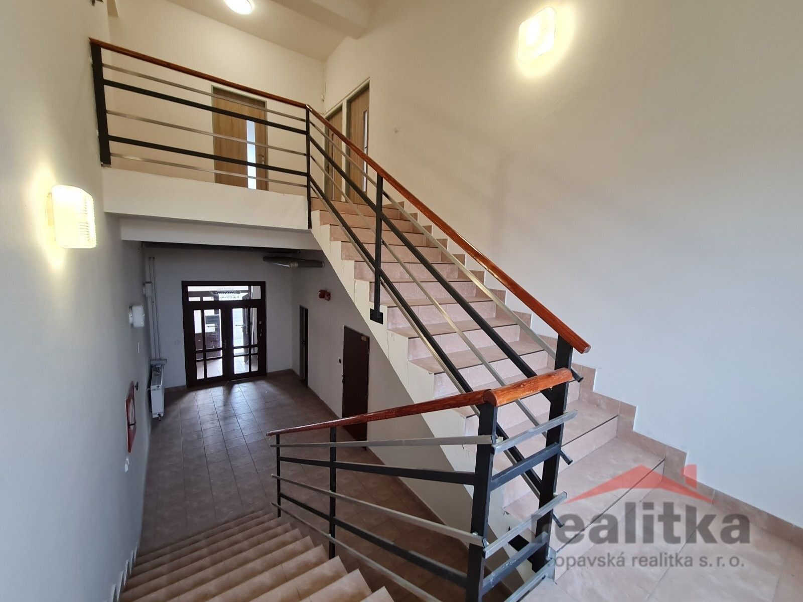 Pronájem komerčního prostoru 166 m² - foto 10