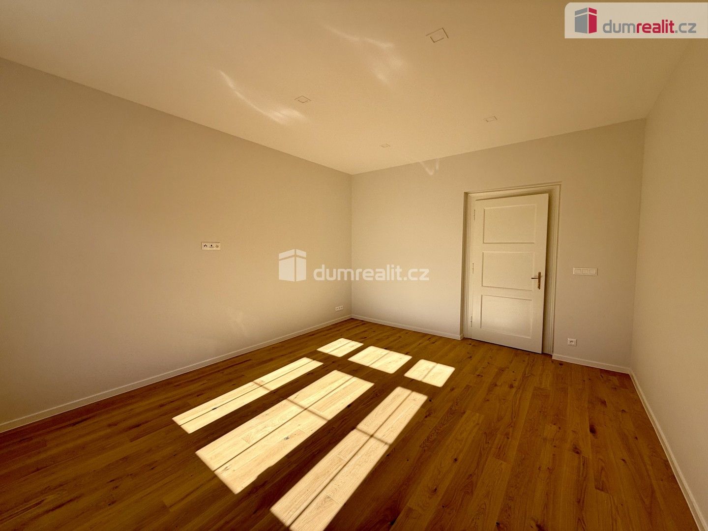 Pronájem bytu 4+kk 105 m² - foto 9