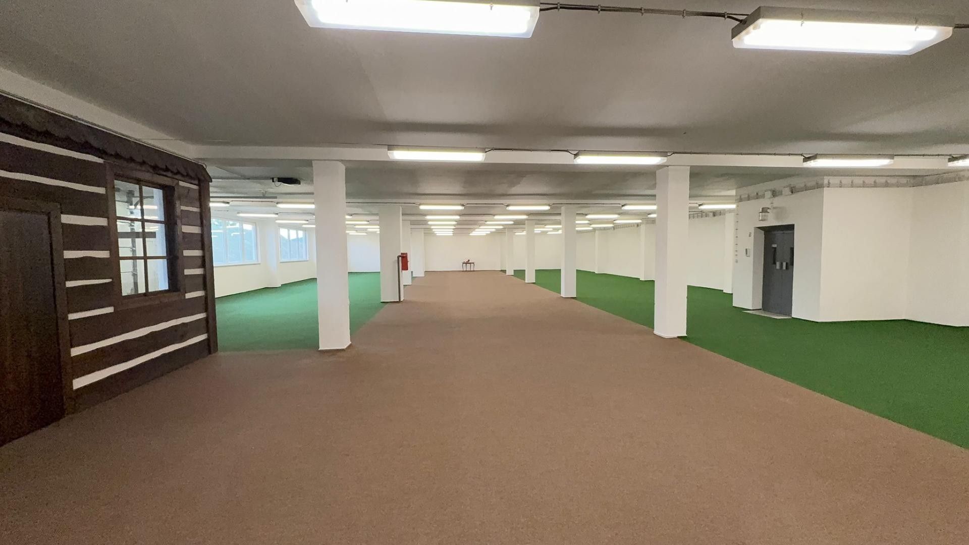 Pronájem komerčního prostoru 1200 m² - foto 4