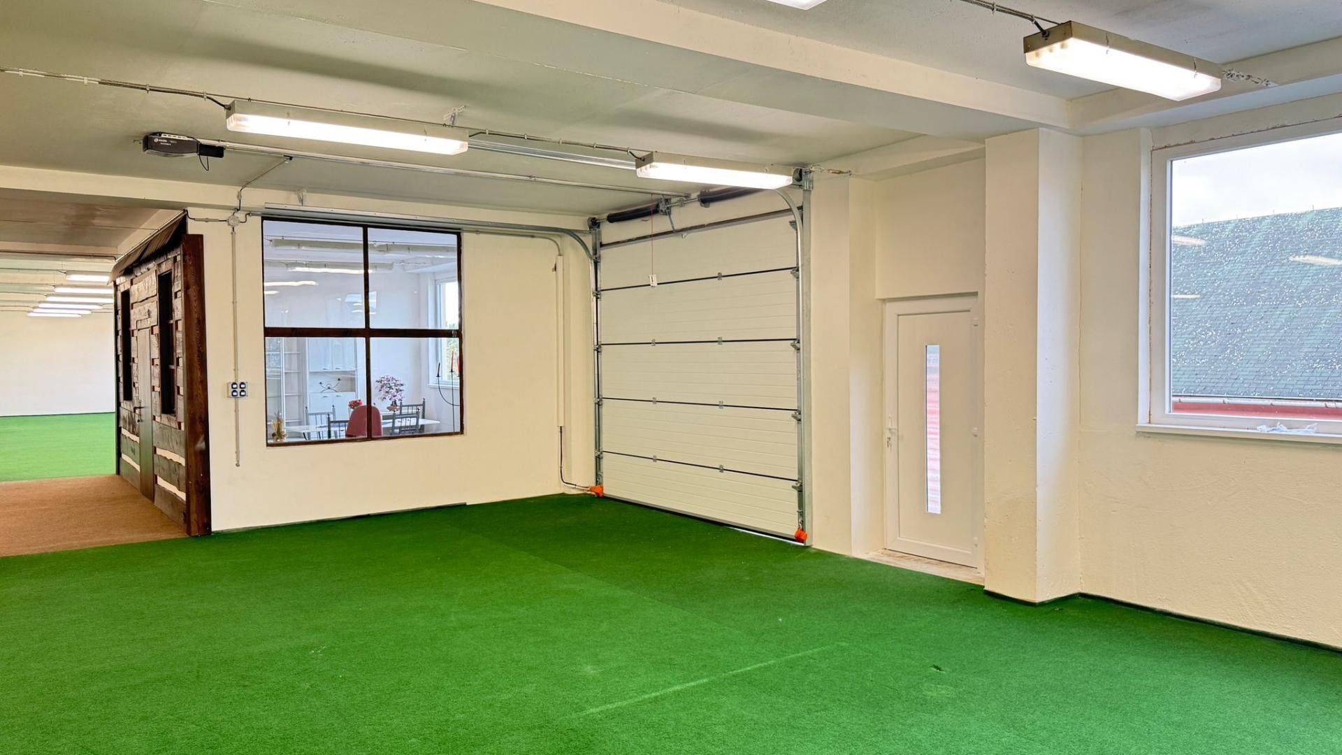Pronájem komerčního prostoru 1200 m² - foto 5