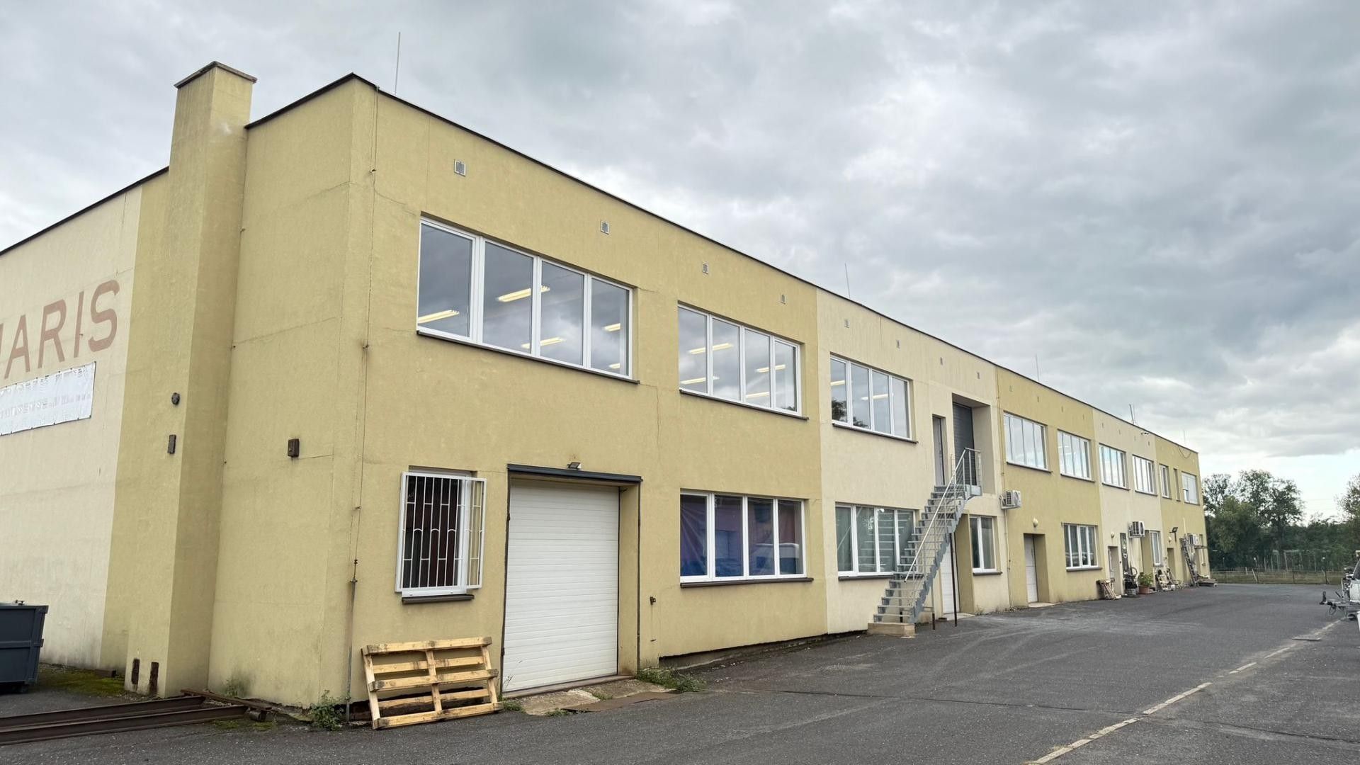 Pronájem komerčního prostoru 1200 m² - foto 11