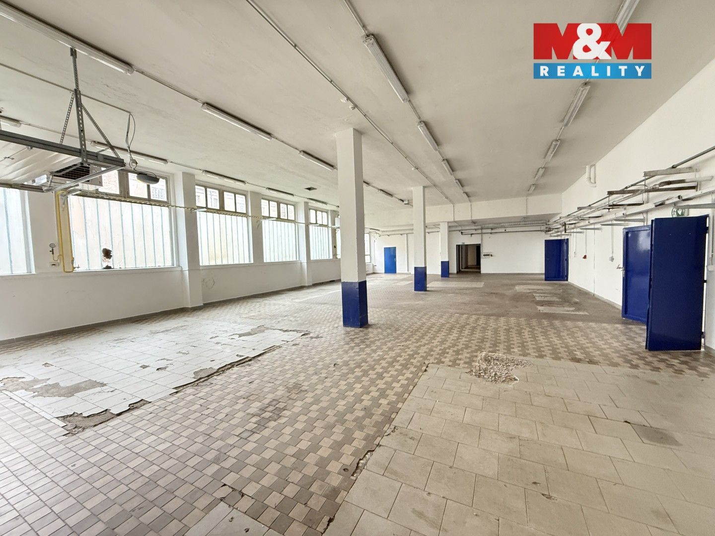 Pronájem komerčního prostoru 660 m² - foto 4
