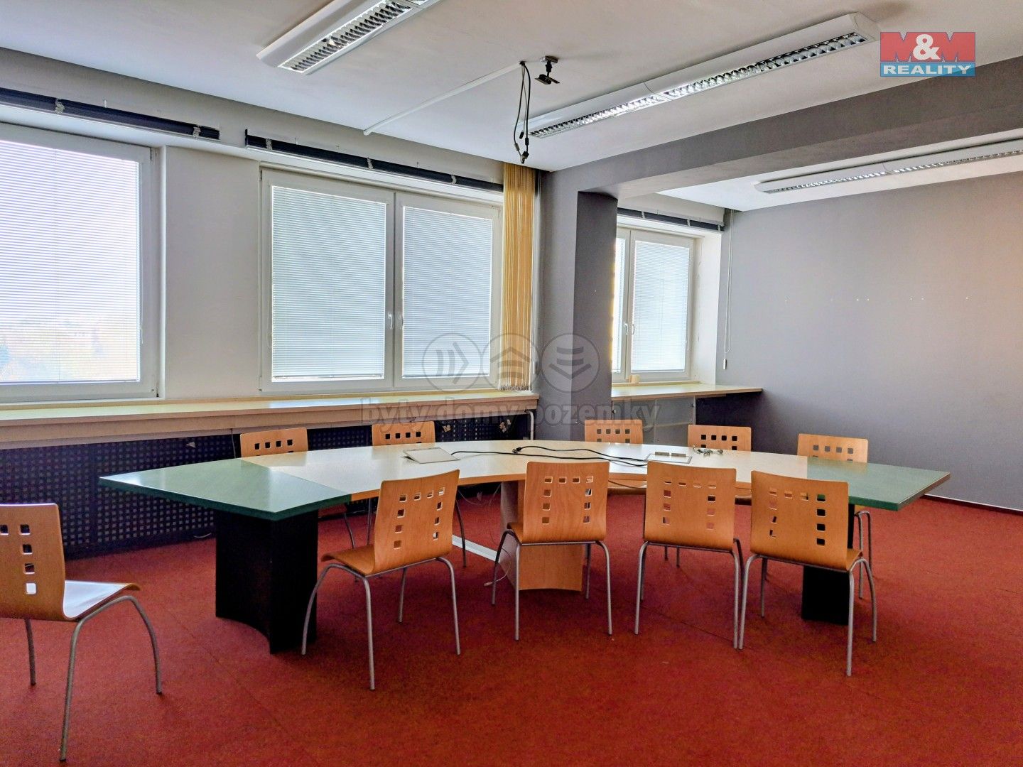 Pronájem komerčního prostoru 288 m² - foto 1