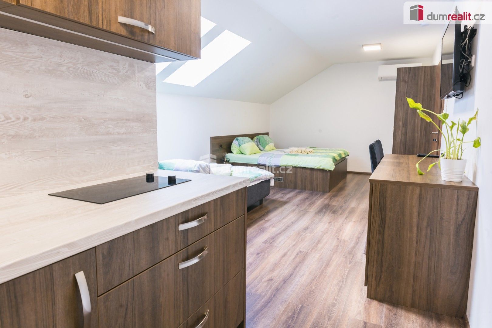 Prodej komerčního prostoru 300 m² - foto 9